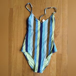 Aerie bathing suit. Full coverage. Liner still on, with tags. Size Medium.